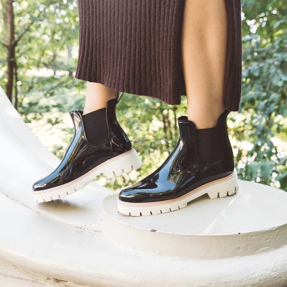 Dolce Vita H2O Boots - Picture 2 of 5